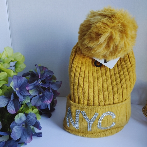 NYC Gold Yellow Pom Pom Ribbed Knit Hat Fuzzy Lined - Picture 1 of 6
